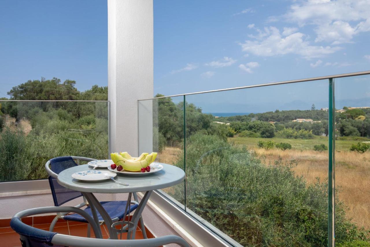 Villa Lianolia Peritheia Eksteriør billede